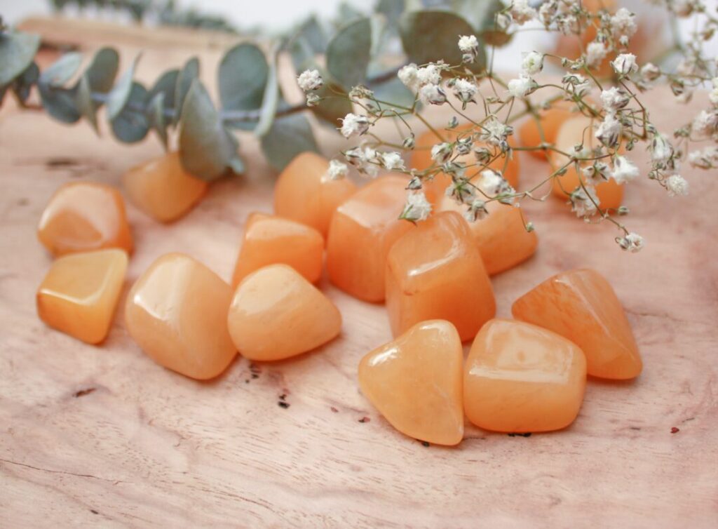 オレンジアベンチュリン　パワーストーン　天然石：魅力的な効果　石言葉　意味　相性の良い組み合わせについて！